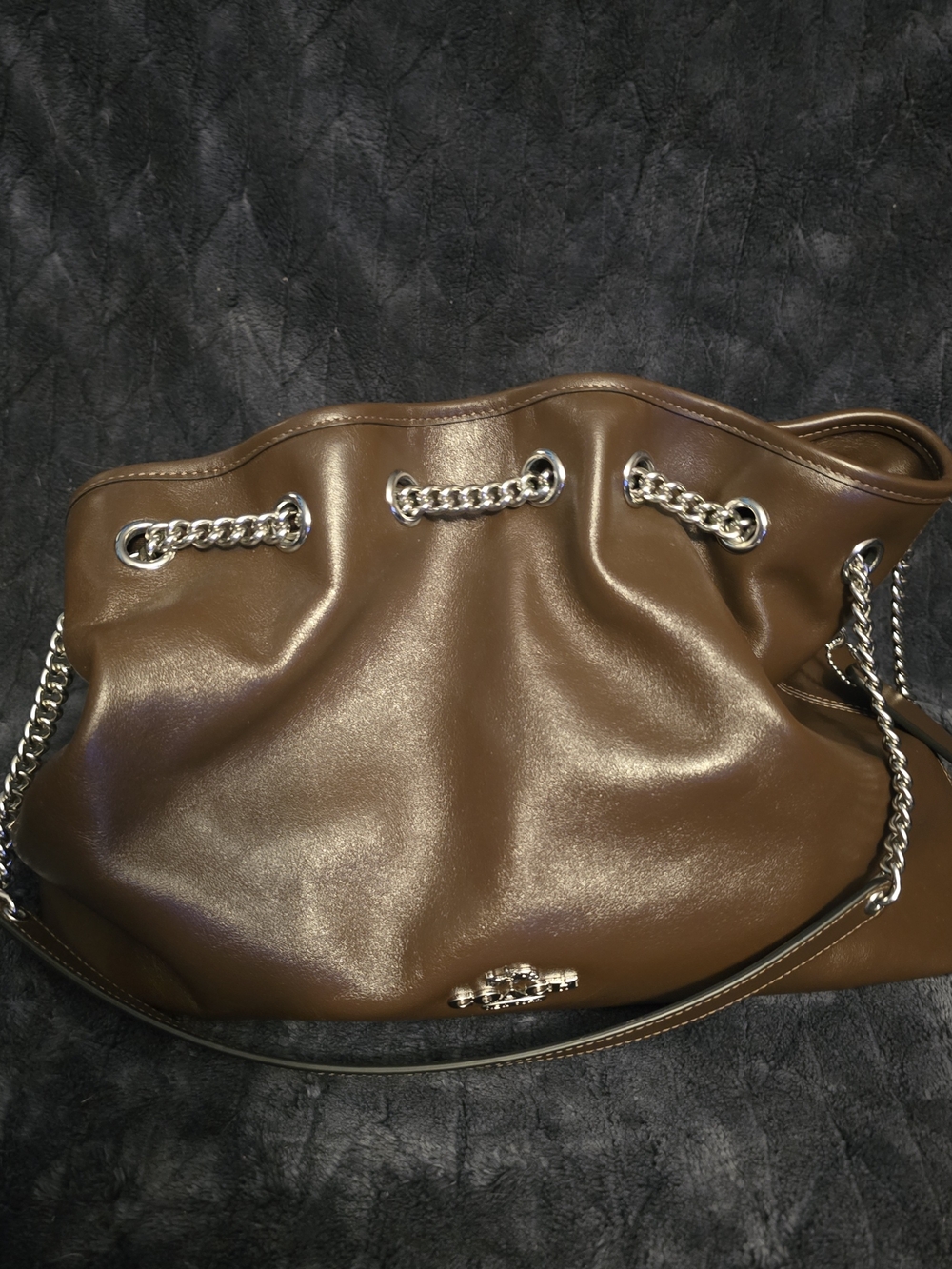 coach evelyn shoulder bag in silver/maple